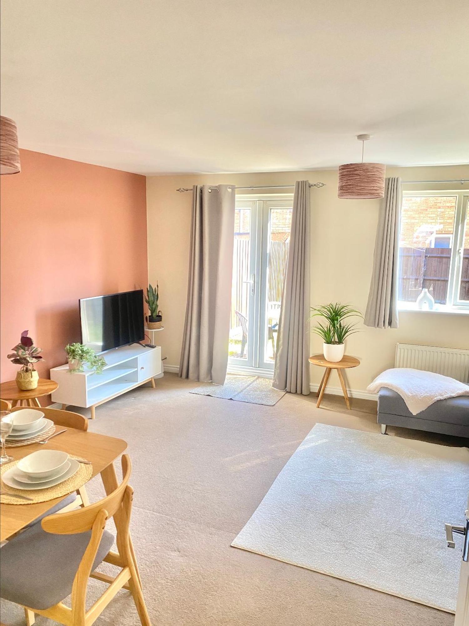 הוילה קורבי Free Private Parking! Oakley House And Garden! Fully Equipped 4 Comfy Beds מראה חיצוני תמונה